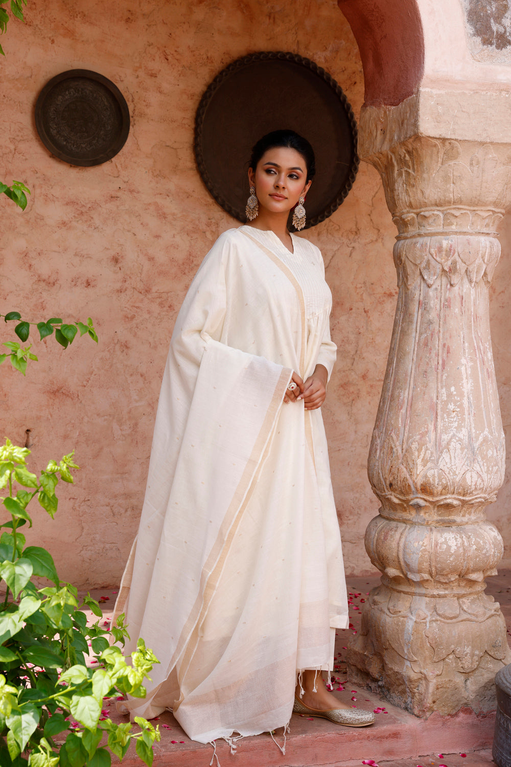 Handloom Off White Zari Jamdani Kurta Set With Dupatta