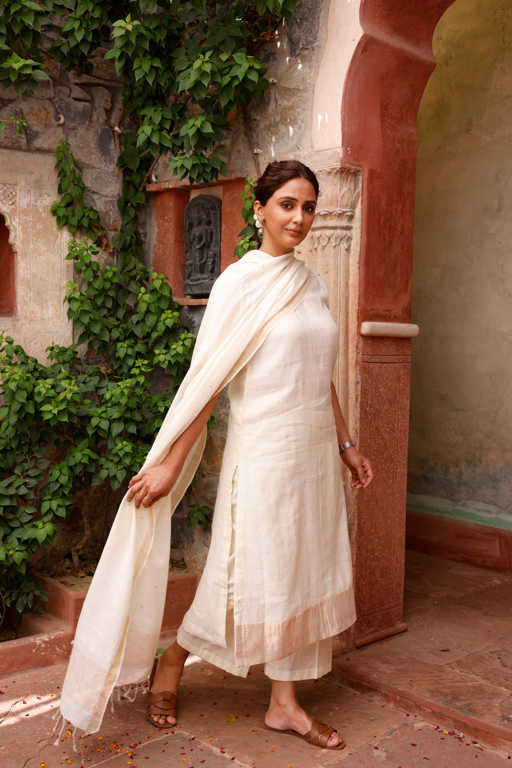 Handloom Off White Jamdani Zari  Kurta Set With Dupatta