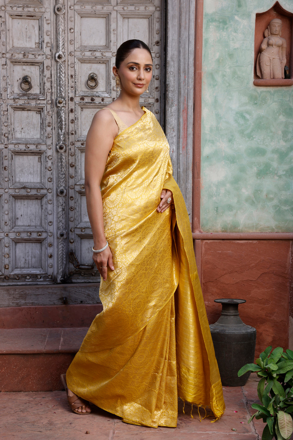 Handloom Yellow Gold Pure Silk Banarasi Saree