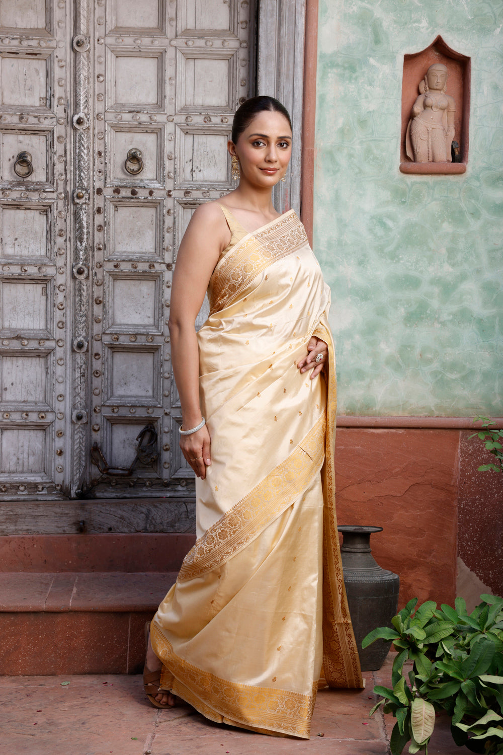 Handloom Cream Pure Silk Banarasi Saree