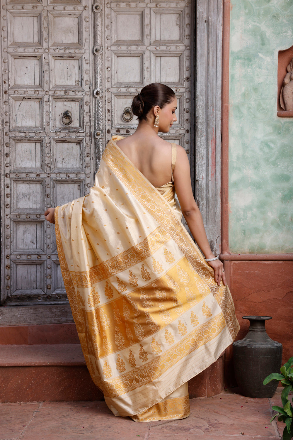 Handloom Cream Pure Silk Banarasi Saree
