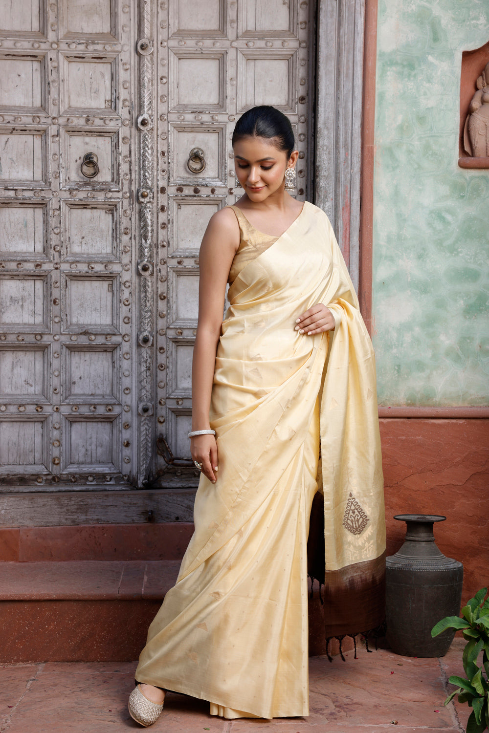 Handloom Cream Pure Silk Contemporary Kanchipattu Saree