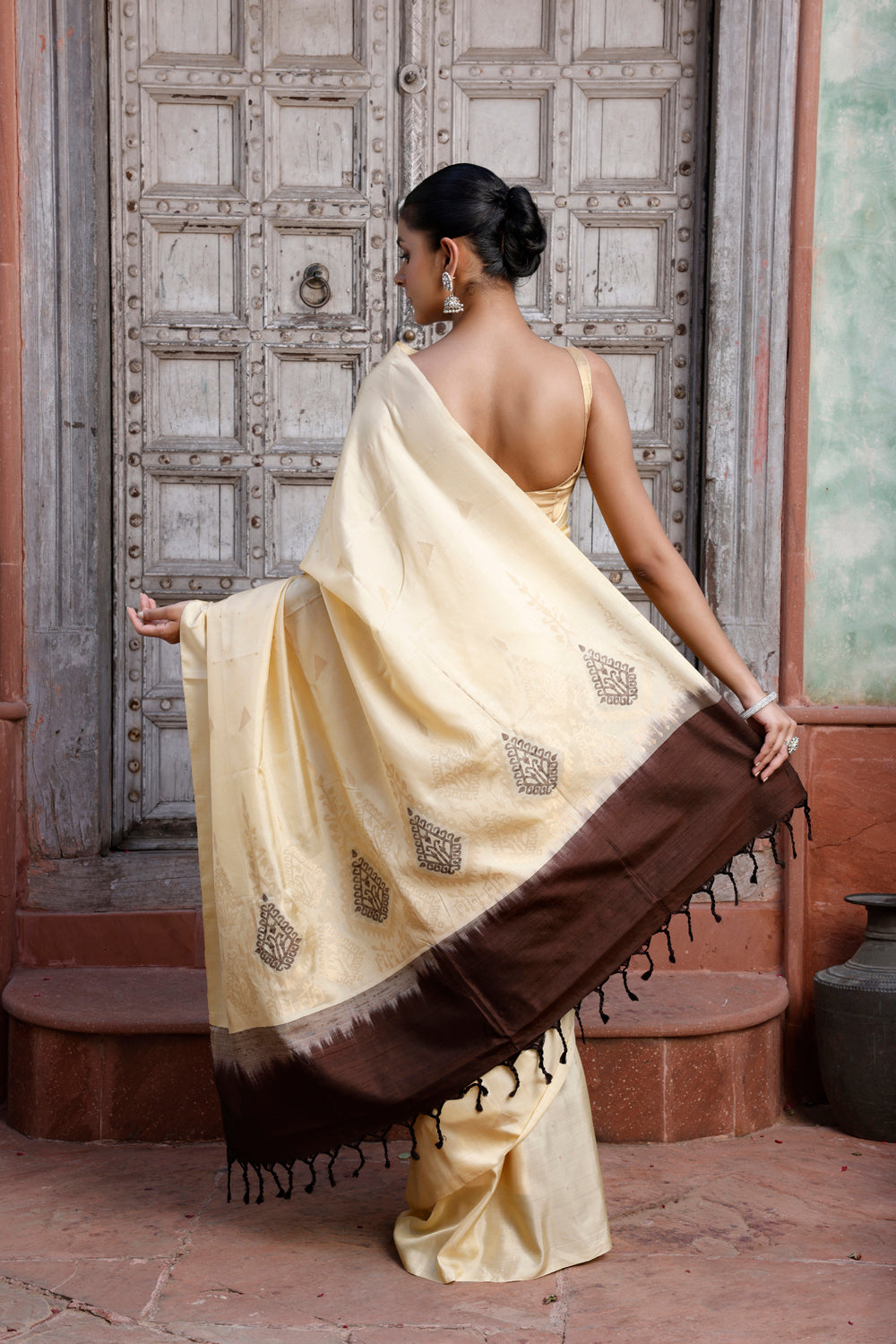 Handloom Cream Pure Silk Contemporary Kanchipattu Saree
