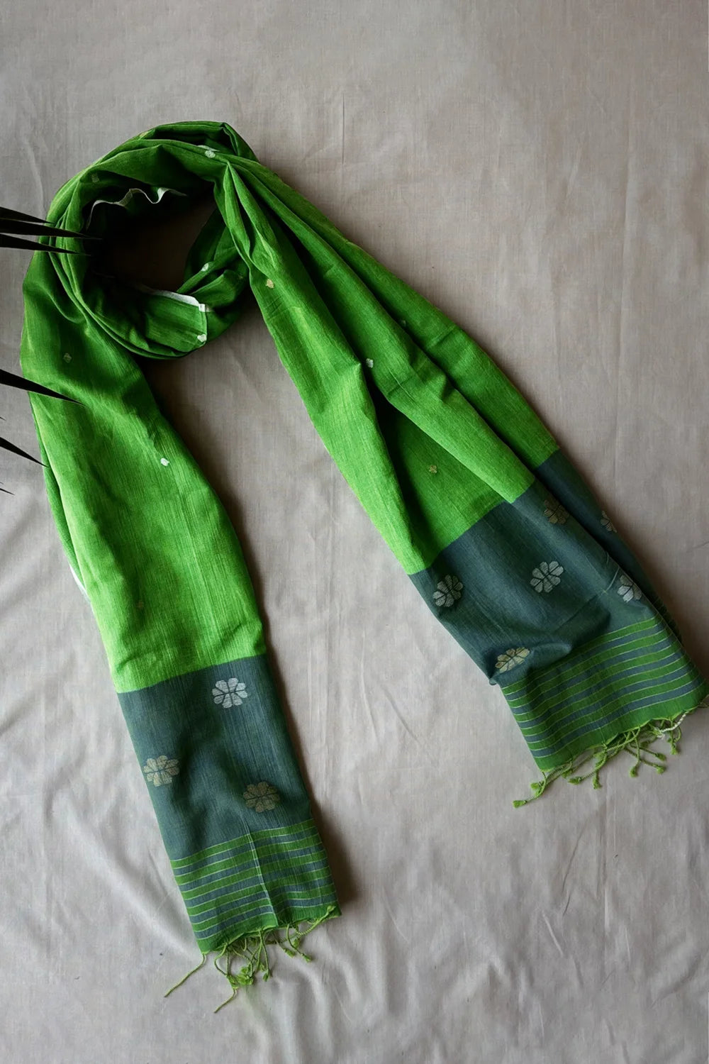 Handloom Forest Green Lata Pata Jamdani Dupatta