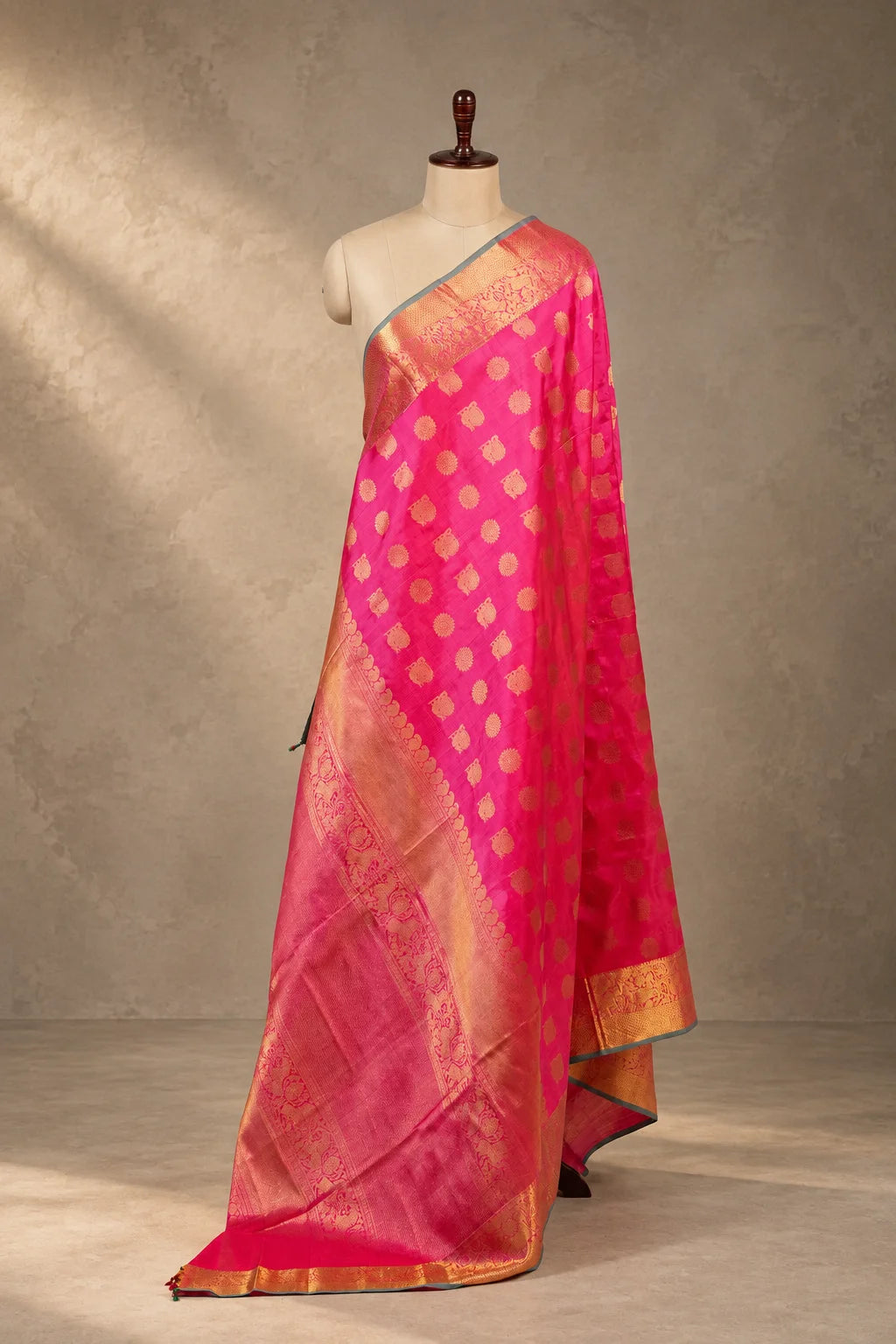 Rani Pink Kanjivaram Pure Silk Gold Zari Buttis Dupatta-Sutra Art of Clothing