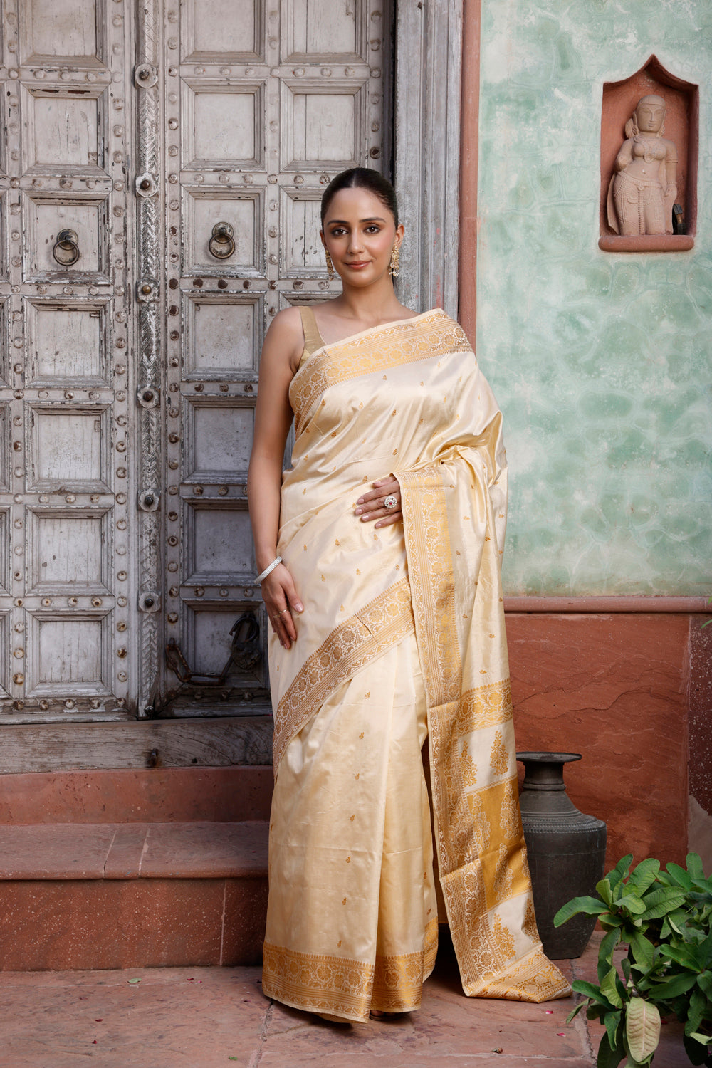Handloom Cream Pure Silk Banarasi Saree