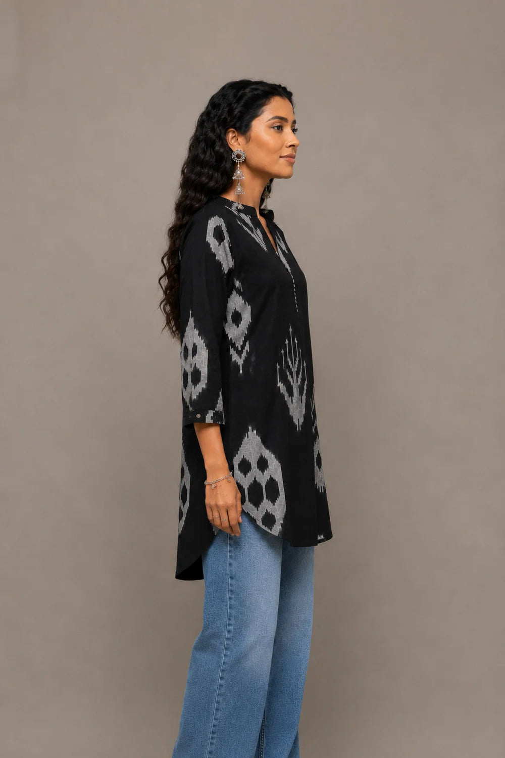 Handloom Black Abstract Ikkat Short Kurta