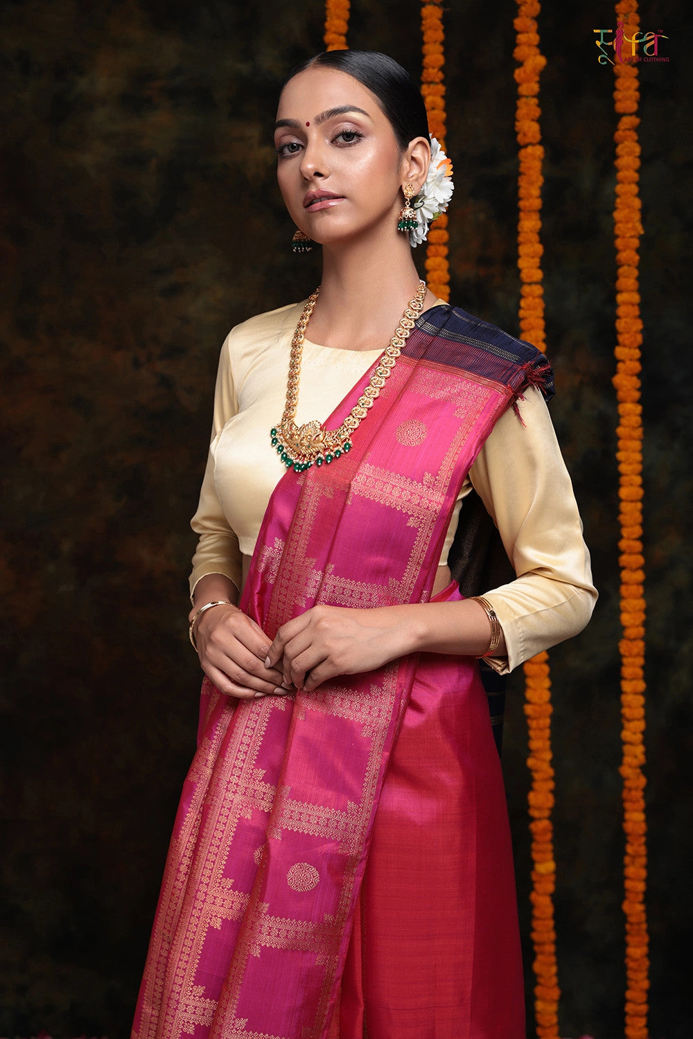 Pink Handloom Kanchipattu Saree With Zari Work And Contrasting Pallu