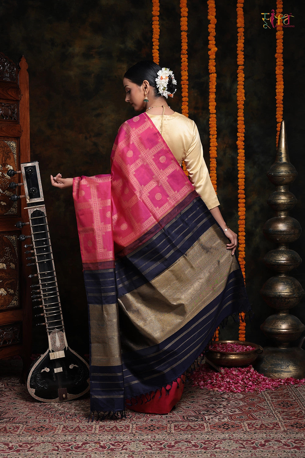 Pink Handloom Kanchipattu Saree With Zari Work And Contrasting Pallu
