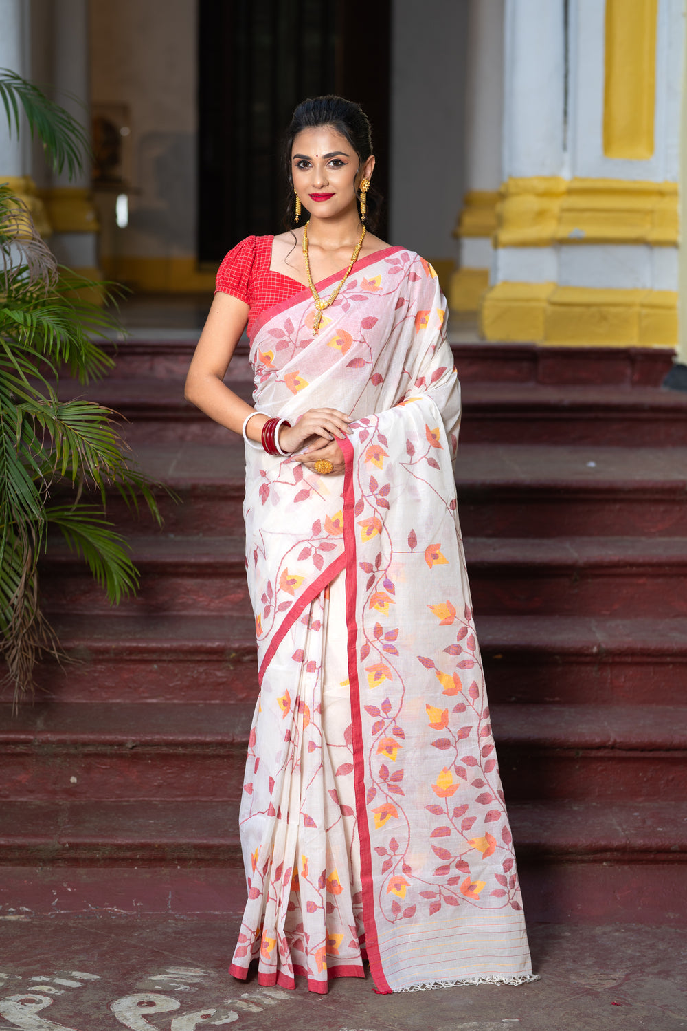 Handloom White & Red Pure Cotton Floral Motifs Jamdani Saree