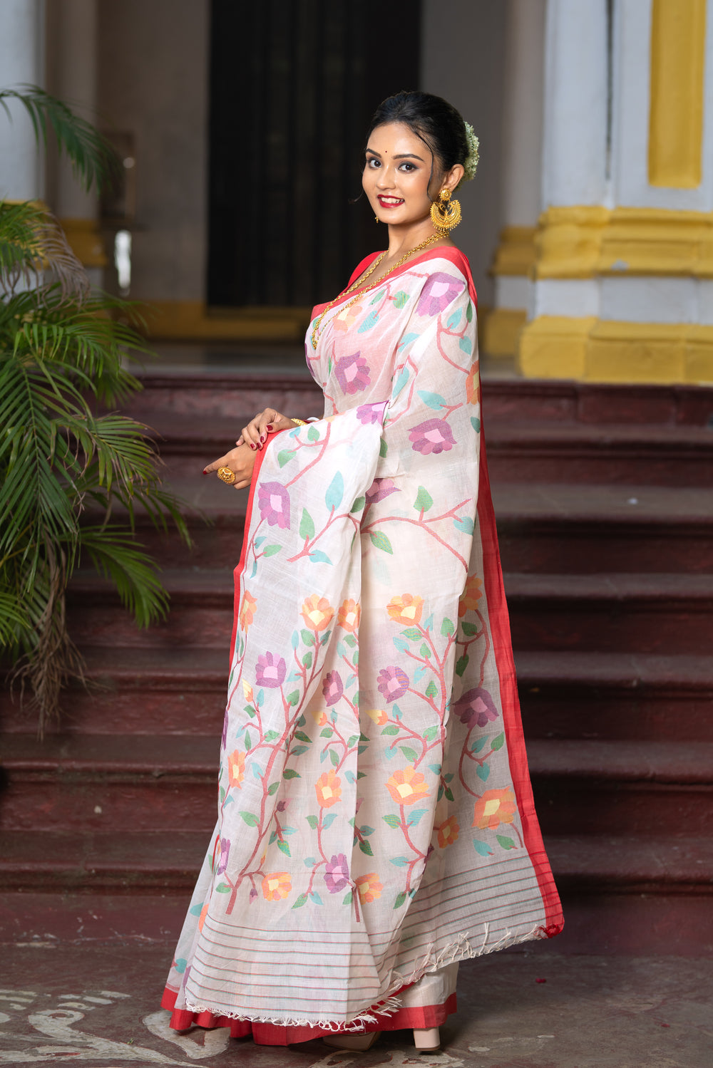 Handloom White & Red Pure Cotton Multi Colour Floral Motifs Jamdani Saree