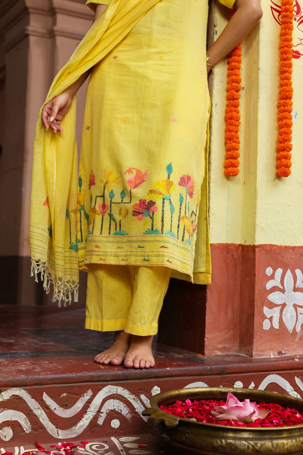 Handloom Yellow Pure cotton Jamdani Kurta Set With Dupatta