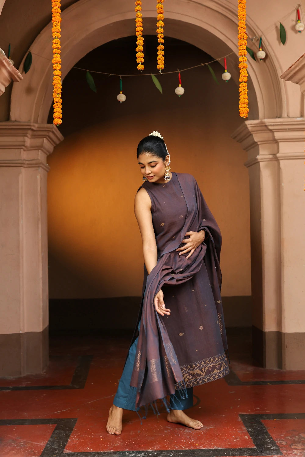 Handloom Coca Cola Pure cotton Zari Jamdani Kurta Set With Dupatta