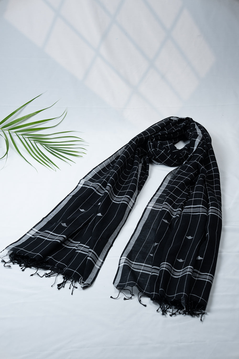 Black Boat Motif Handwoven Pure Cotton Jamdani Dupatta-Sutra Art of Clothing