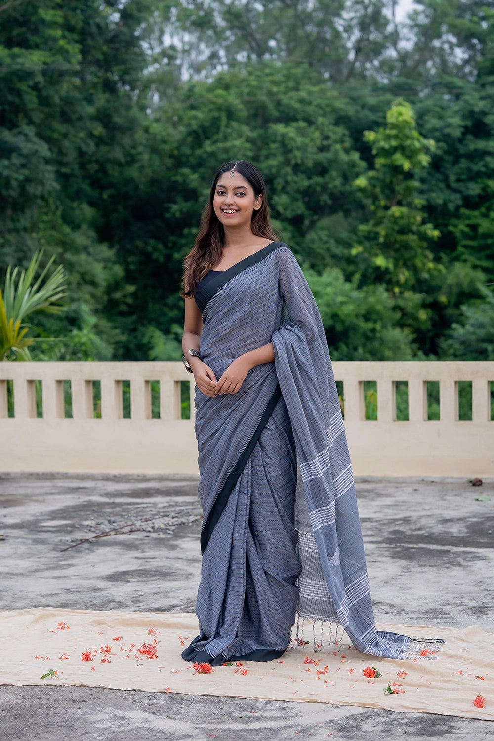 Handloom Grey Pure Cotton Jamdani Saree with Black Border