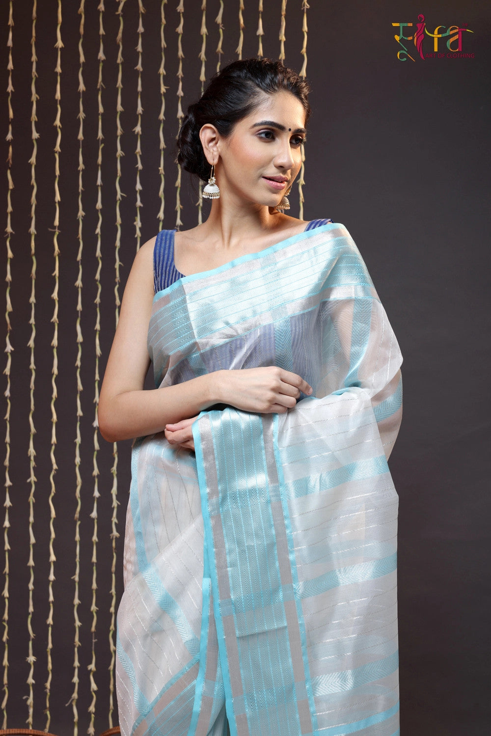 SILVER WHITE SAREE WITH CONTRAST PINK BORDER – Toshaany.com