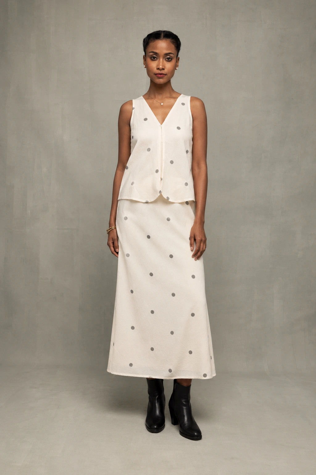 Pearl White Trapeze Jamdani Handwoven Skord Set