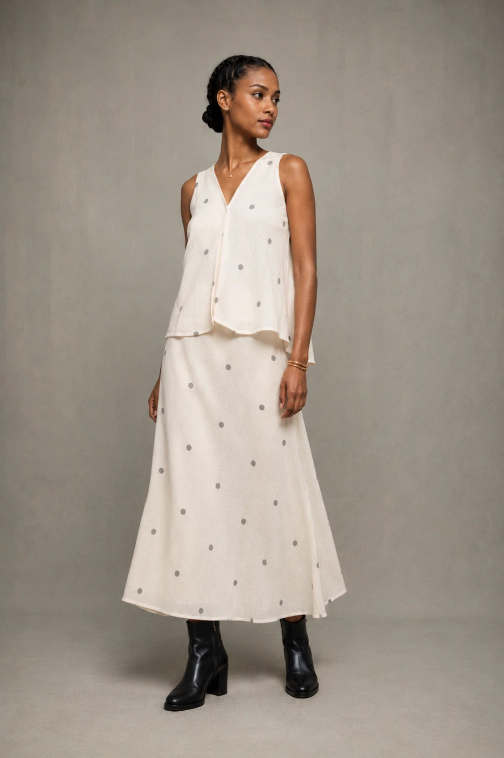 Pearl White Trapeze Jamdani Handwoven Skord Set