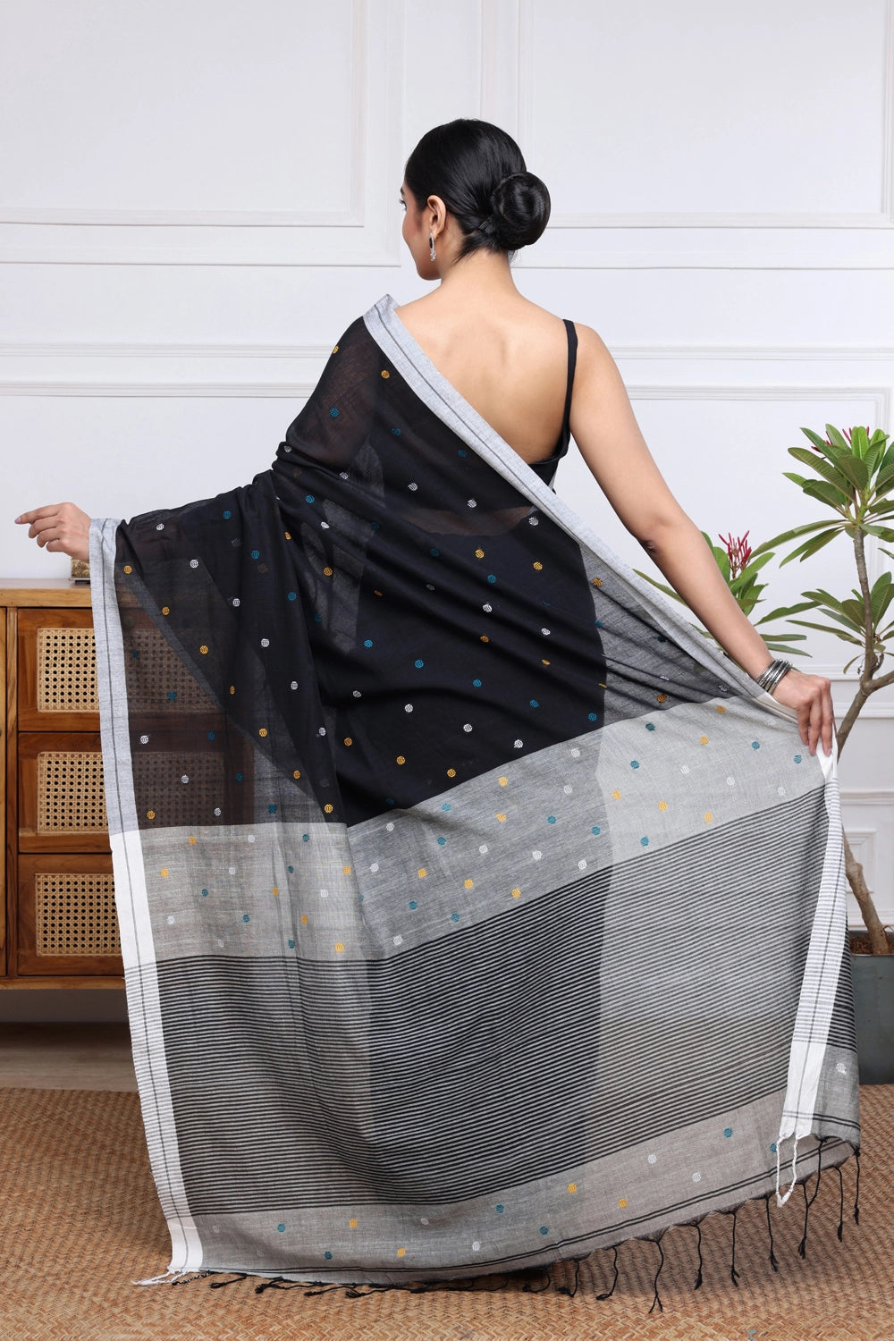 Handloom Black Polka Dot Pure Cotton Jamdani Saree