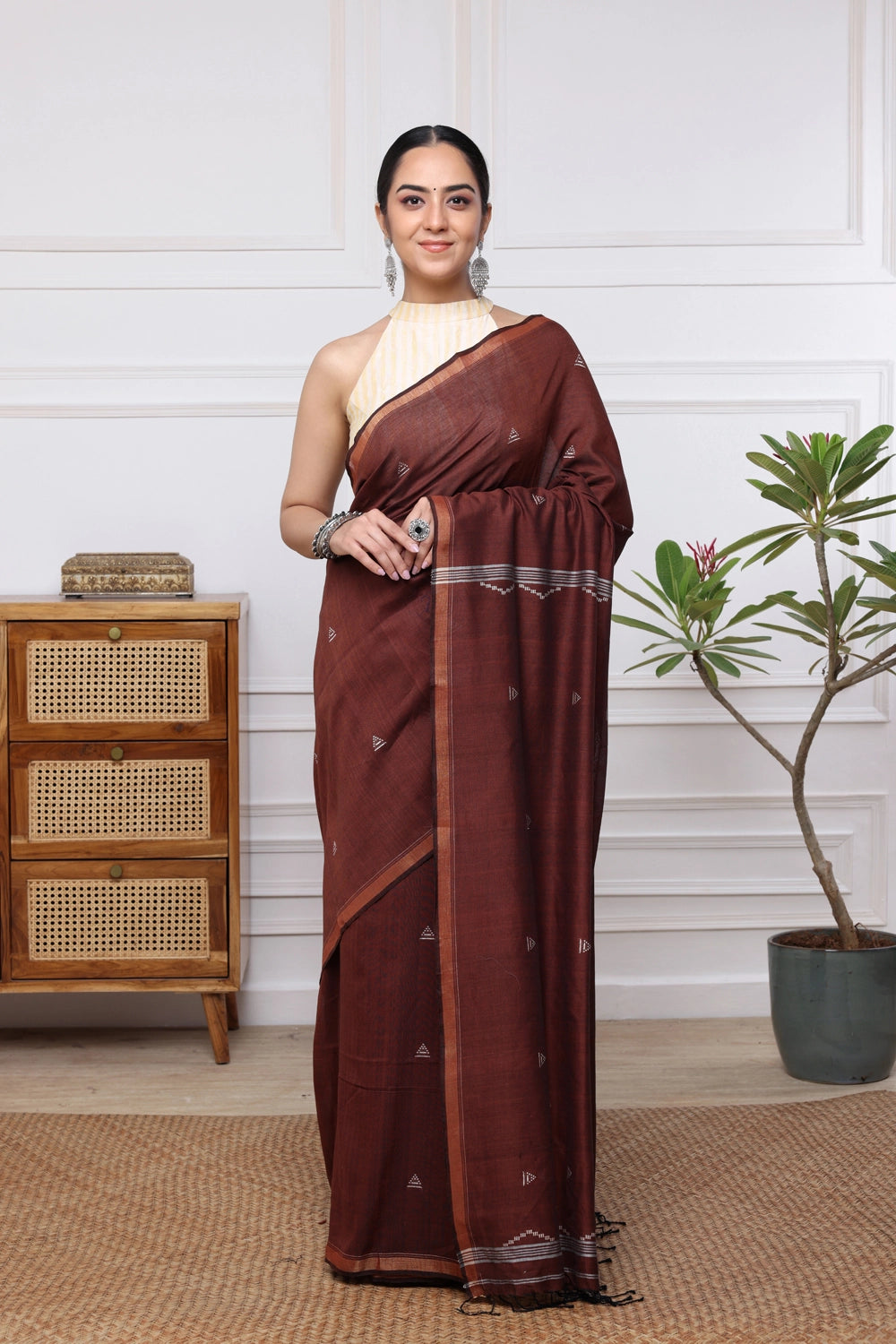 Handloom Chocolate Brown Mulmul Cotton Jamdani Saree