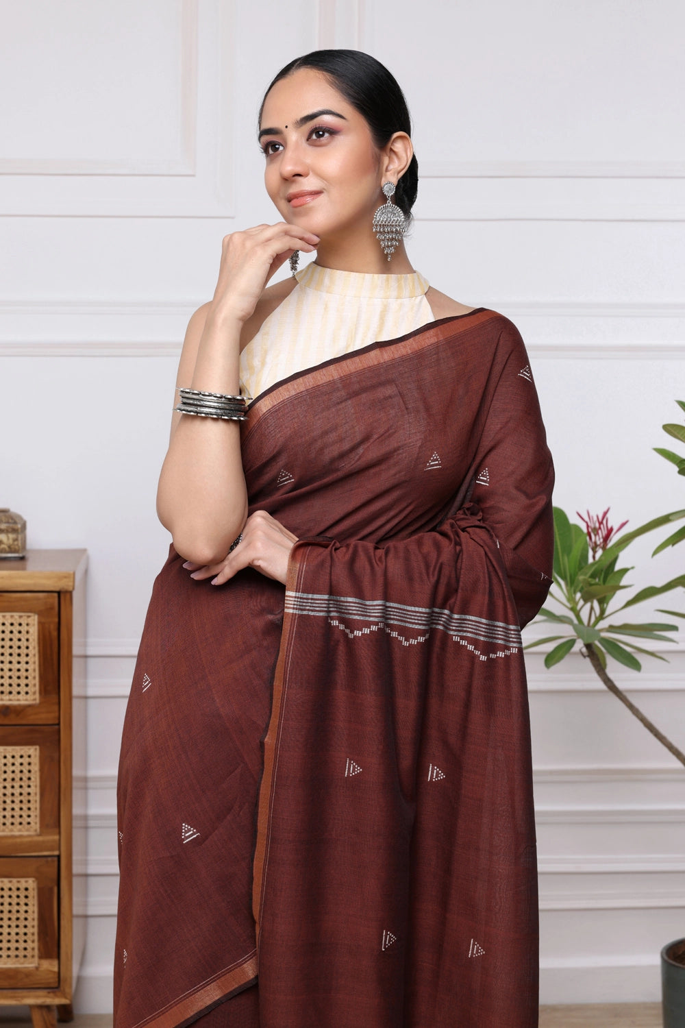 Handloom Chocolate Brown Mulmul Cotton Jamdani Saree