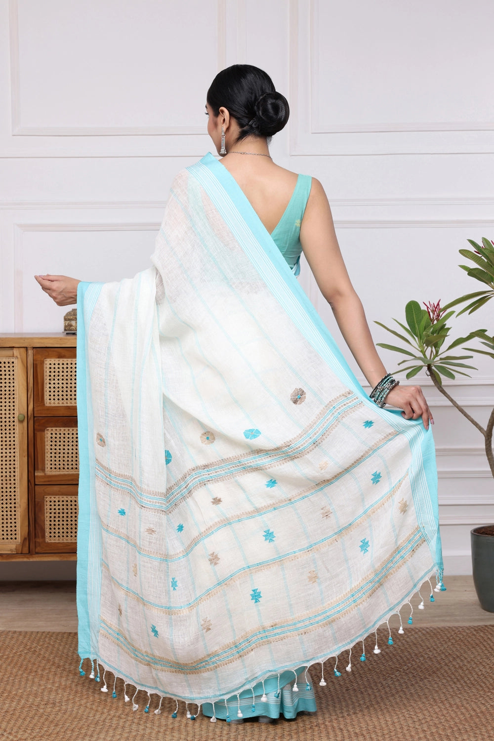 Handloom White Pure Linen Saree with Aqua Green Border