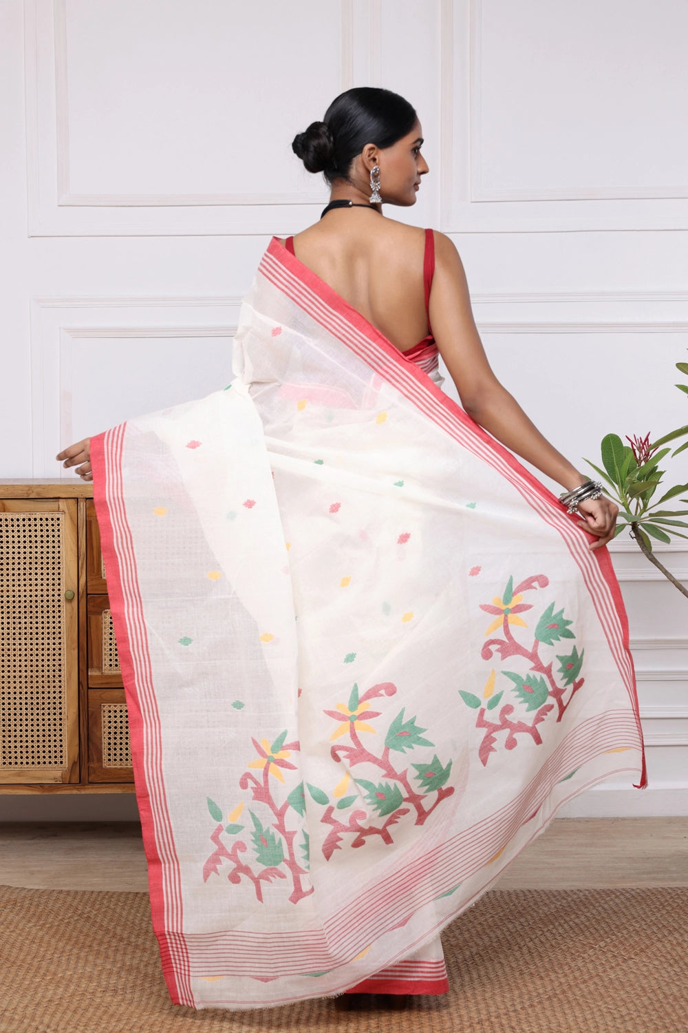 Handloom Off White & Red Pure Cotton Jamdani Saree