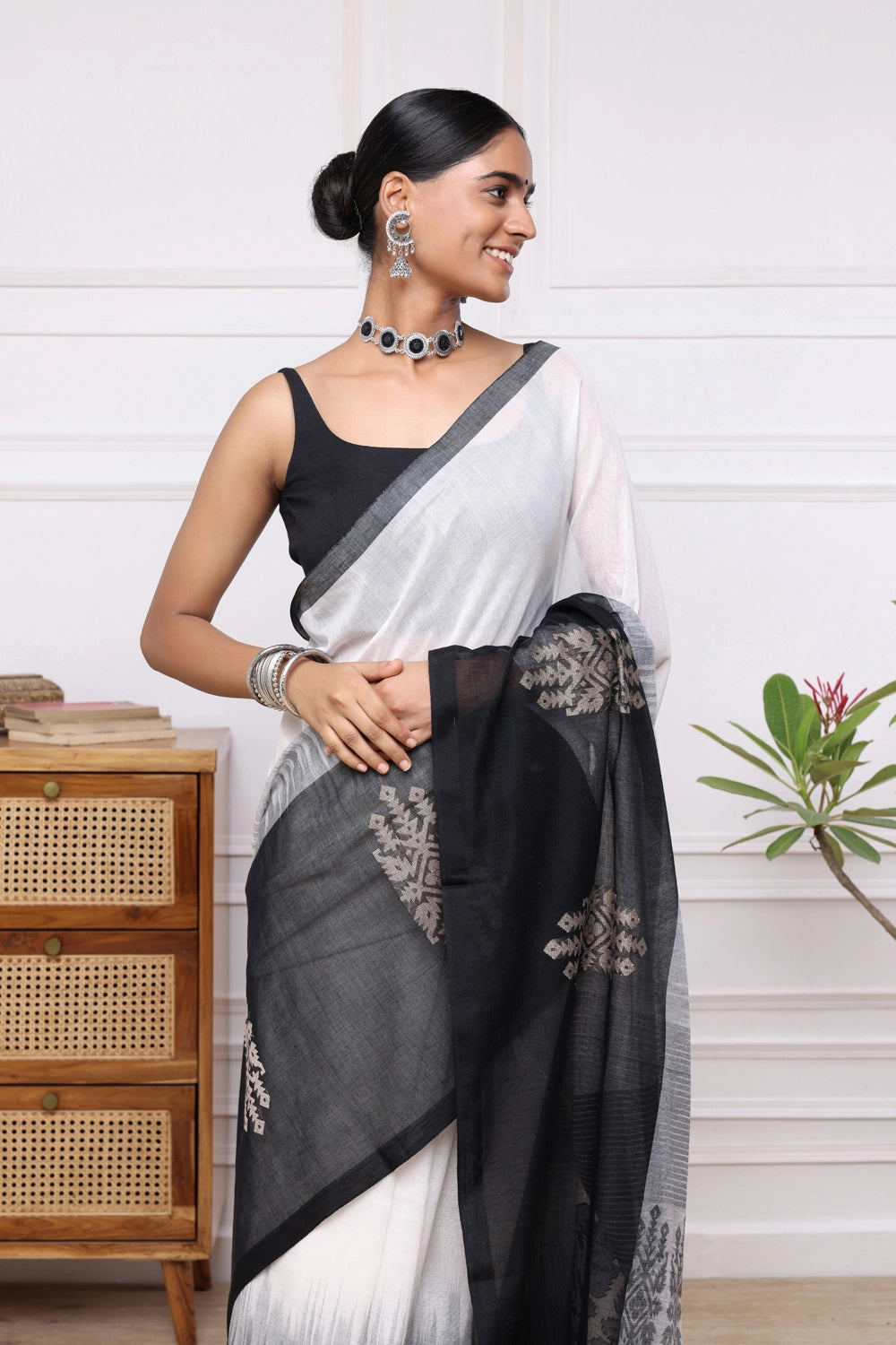 Handloom White & Black Soft Cotton Jamdani