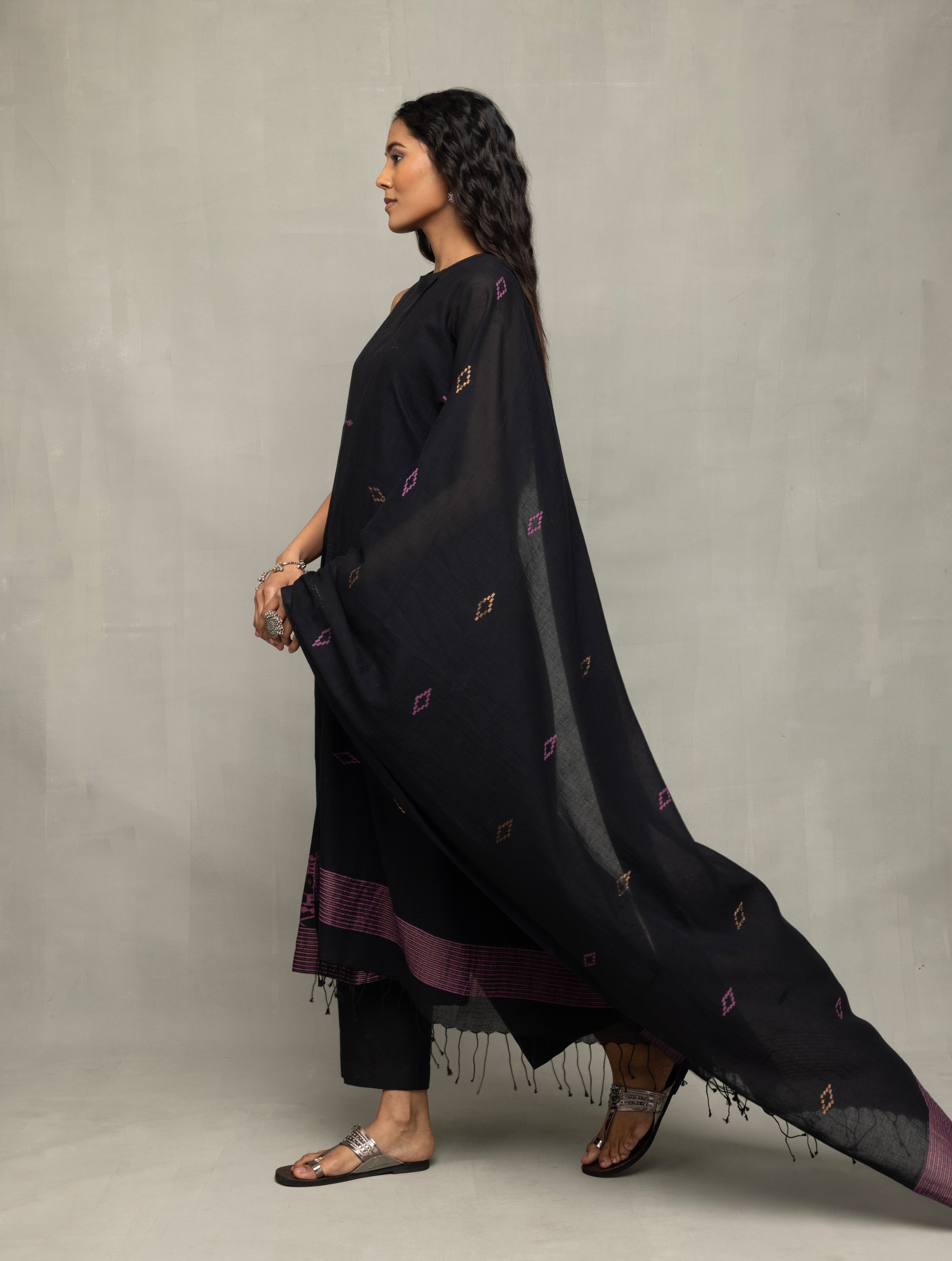 Handloom Black Pure Cotton Yantra Zari Jamdani Kurta Set WIth Dupatta