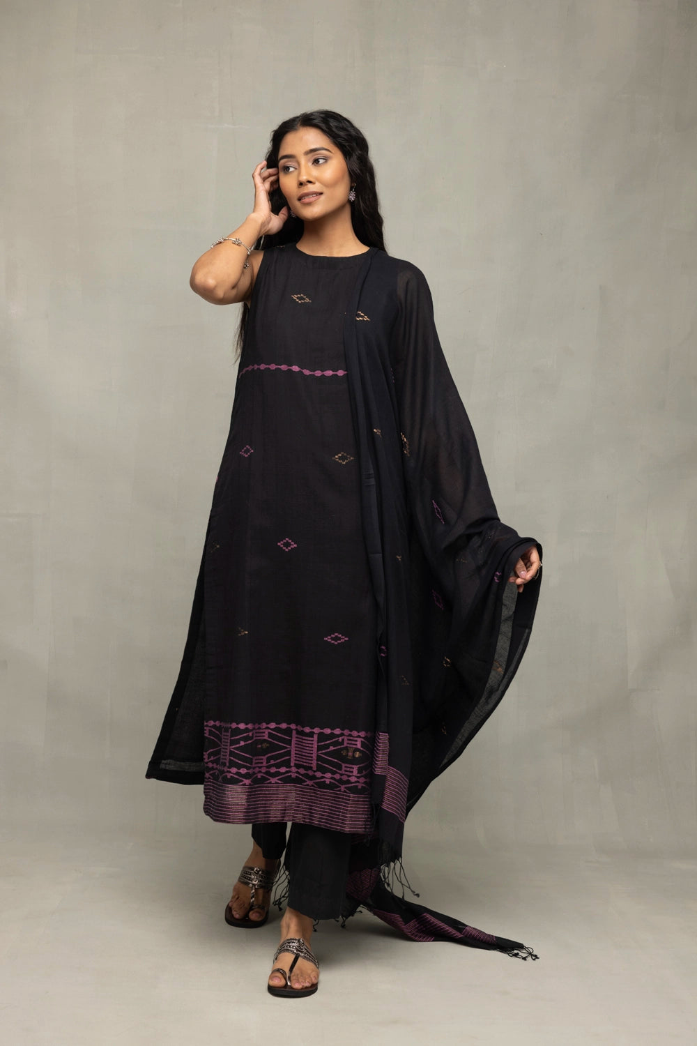 Handloom Black Pure Cotton Yantra Zari Jamdani Kurta Set WIth Dupatta