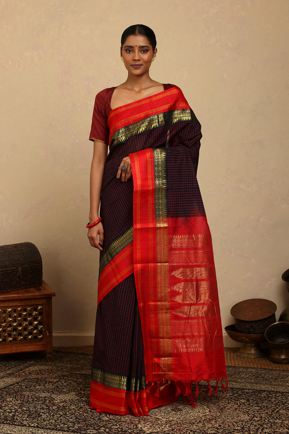 Handloom Navy Blue Check Kanchi Cotton Saree With Red Silk Pallu