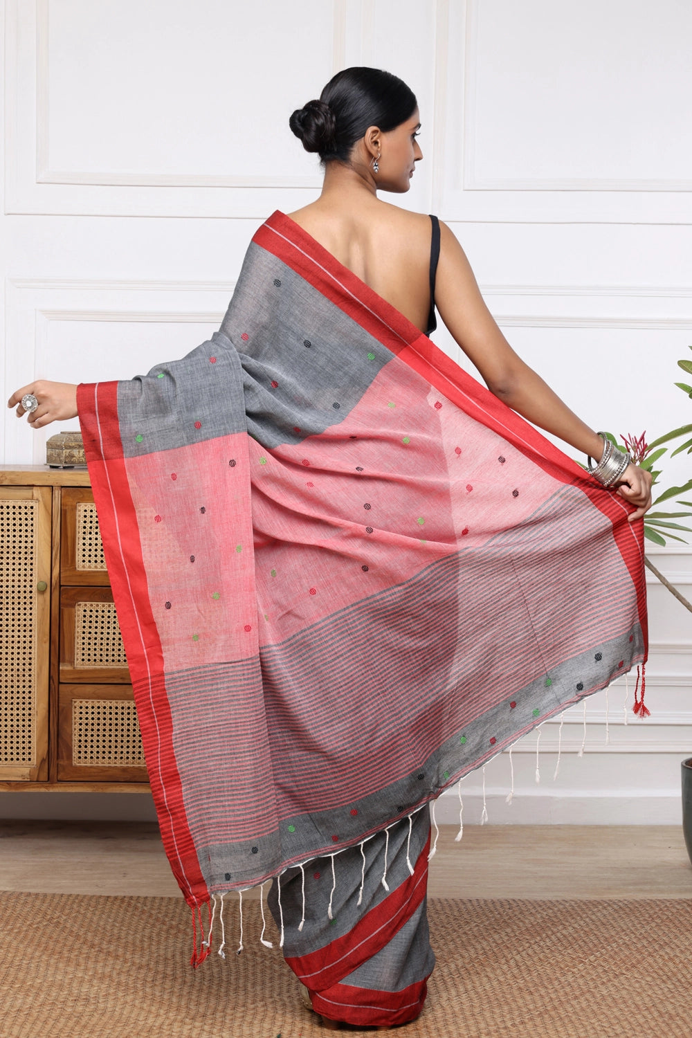 Handloom Grey Pure Cotton Jamdani with Poka Dot Motifs