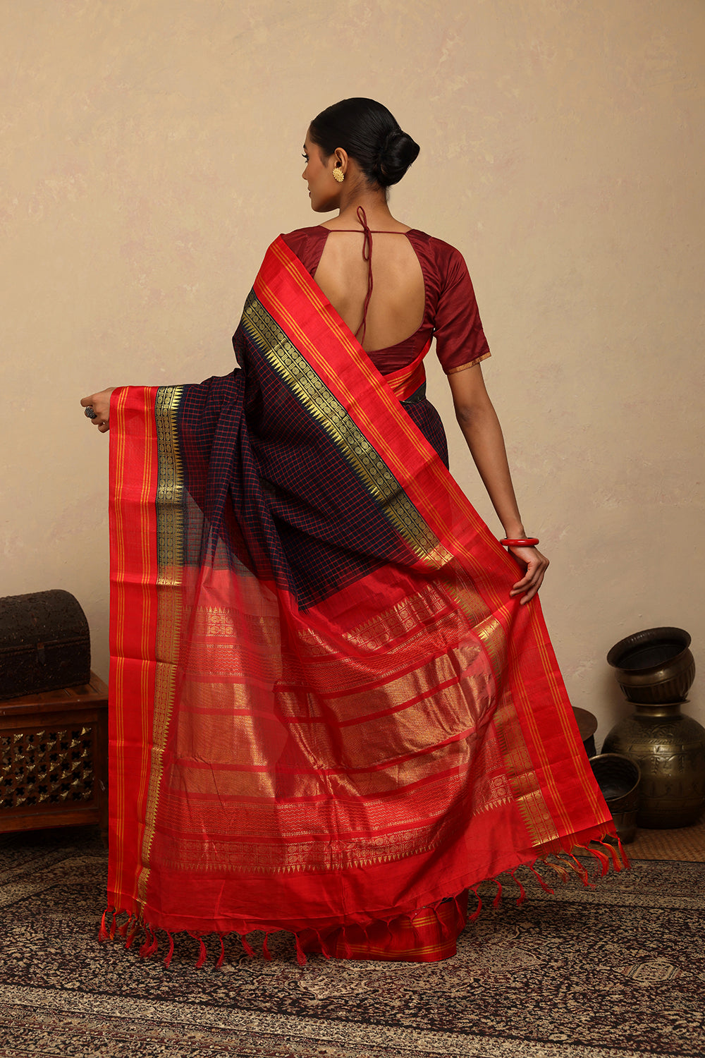 Handloom Navy Blue Check Kanchi Cotton Saree With Red Silk Pallu