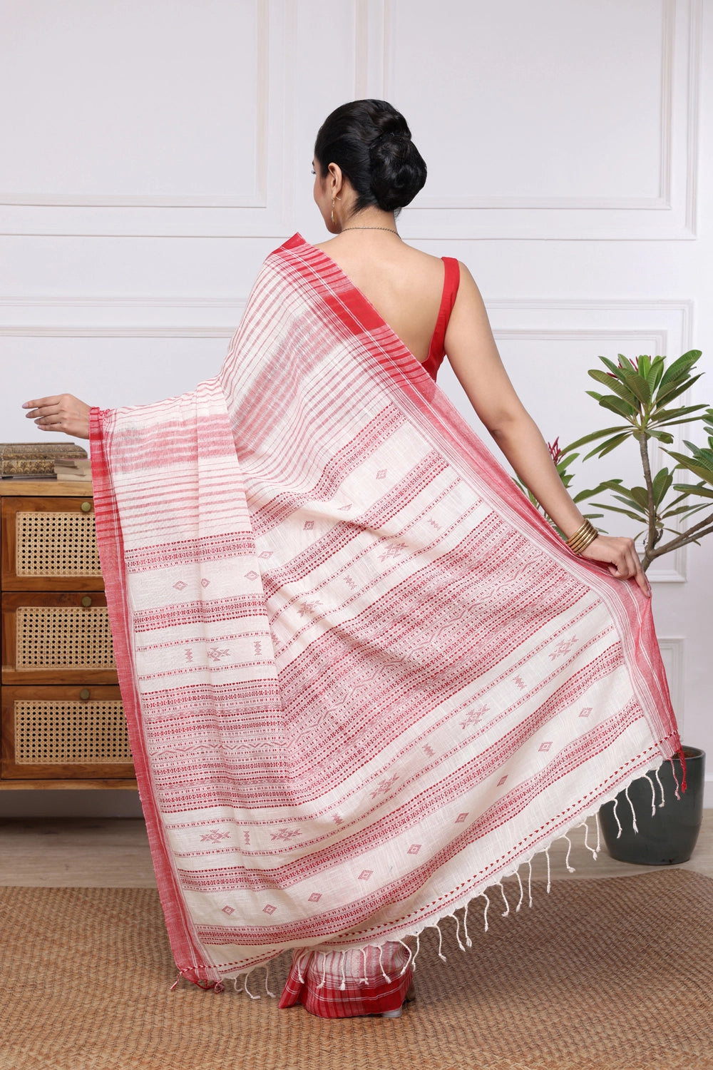 Handloom White and Red Soft Linen Jamdani  Saree