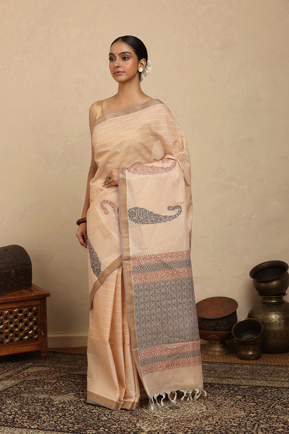 Handllom Beige Paisley Kanchi Cotton Saree