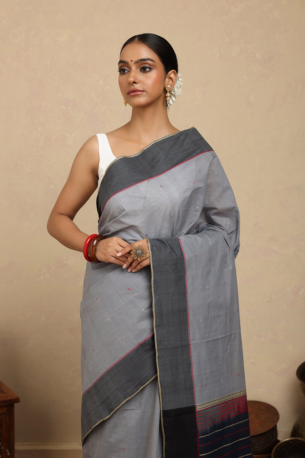 Handloom Grey Kanchi Cotton Saree With Dark Grey Border