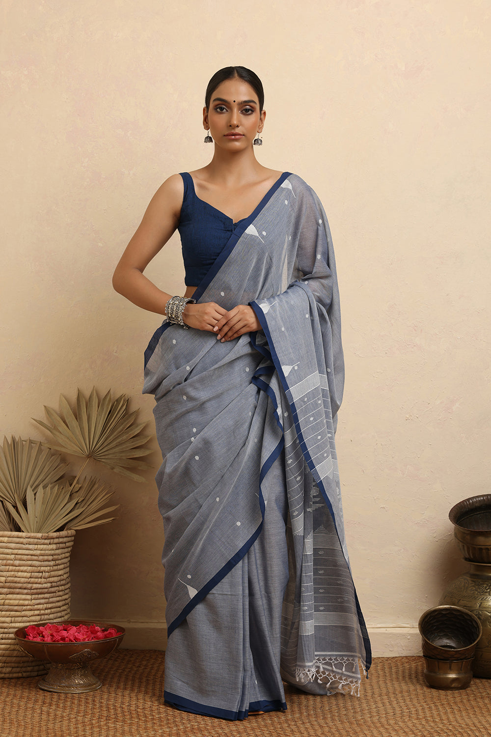 Handloom Grey Pure Cotton Jamdani Saree
