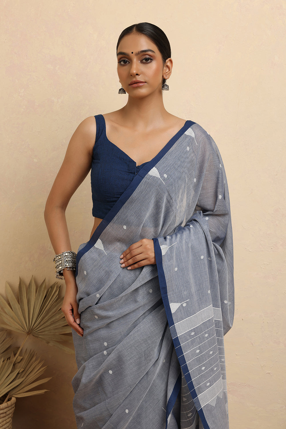 Handloom Grey Pure Cotton Jamdani Saree