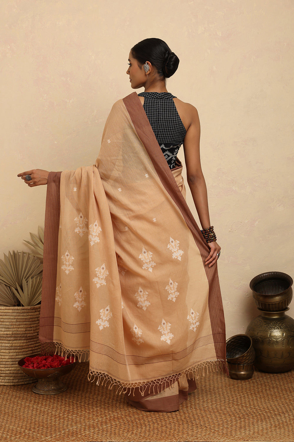 Handloom Beige Pure Cotton Jamdani Saree
