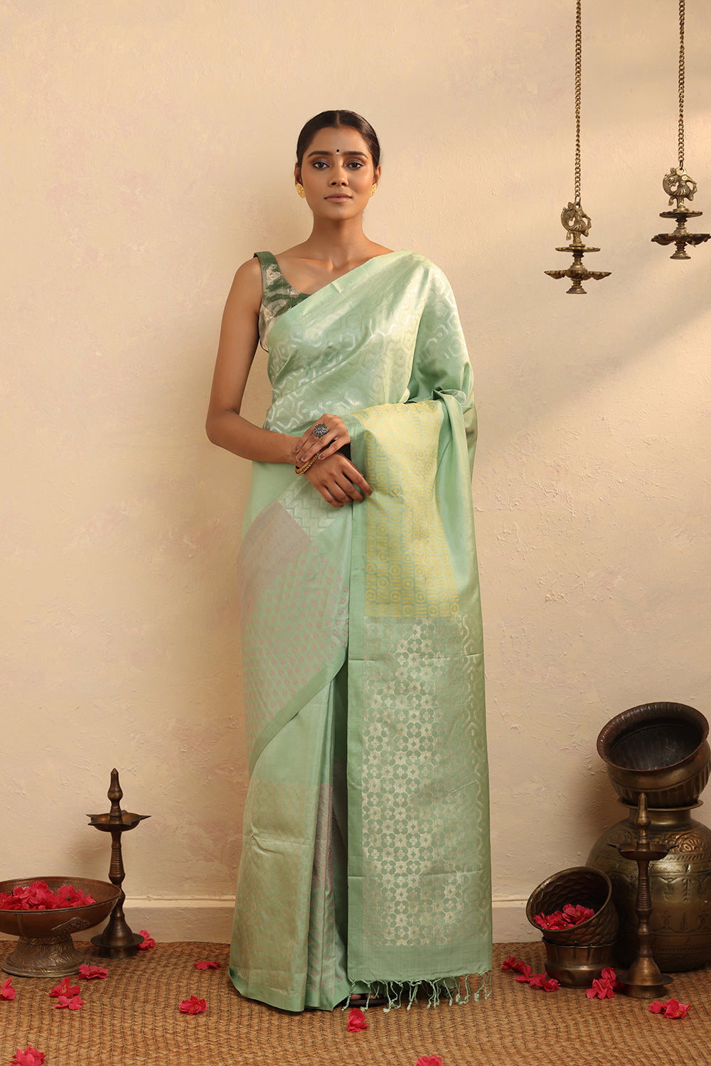 Handloom Pastel Green Pure Silk Kanchi Contemporary Saree