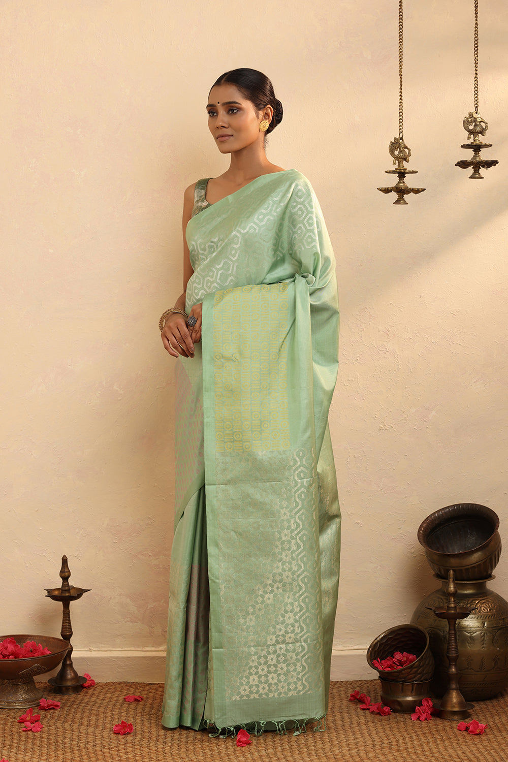 Handloom Pastel Green Pure Silk Kanchi Contemporary Saree
