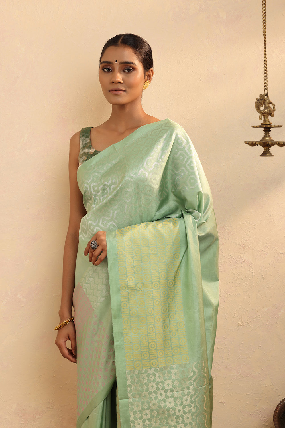 Handloom Pastel Green Pure Silk Kanchi Contemporary Saree