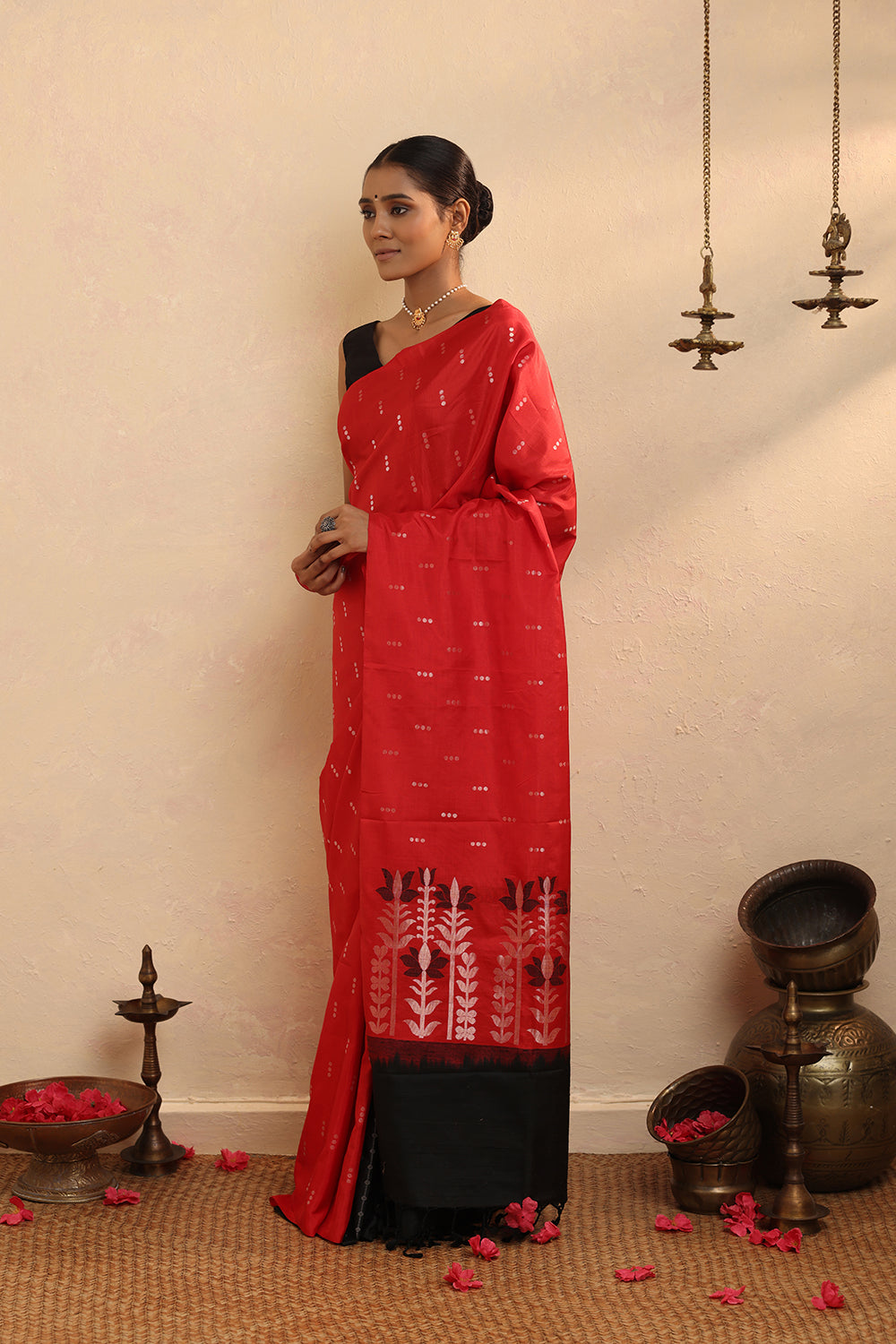 Handloom Red & Black Pure Silk Contemporary Kanchipattu Saree