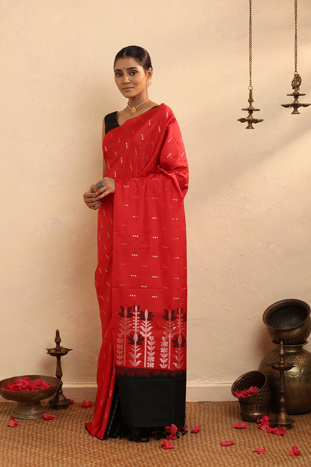 Handloom Red & Black Pure Silk Contemporary Kanchipattu Saree