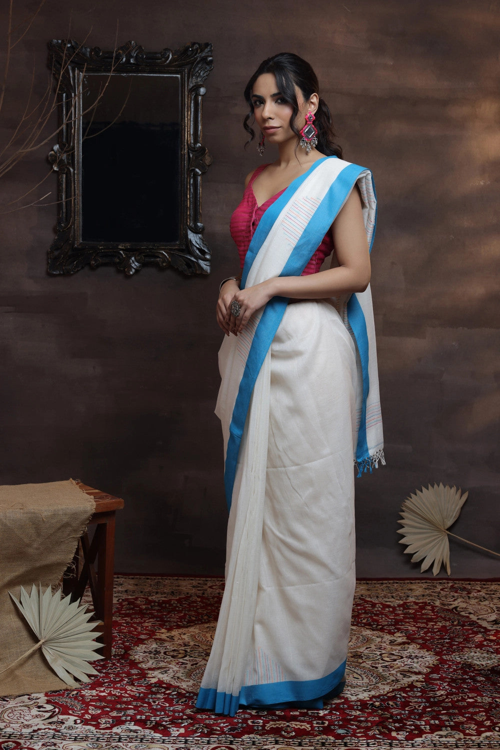 Handloom White Soft Cotton Saree With Blue Border