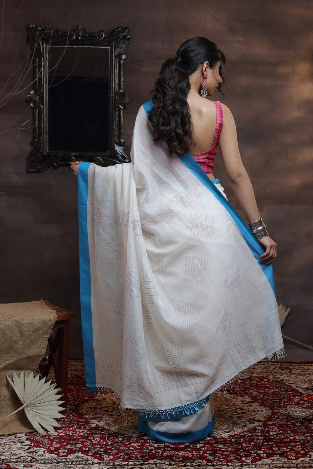 Handloom White Soft Cotton Saree With Blue Border