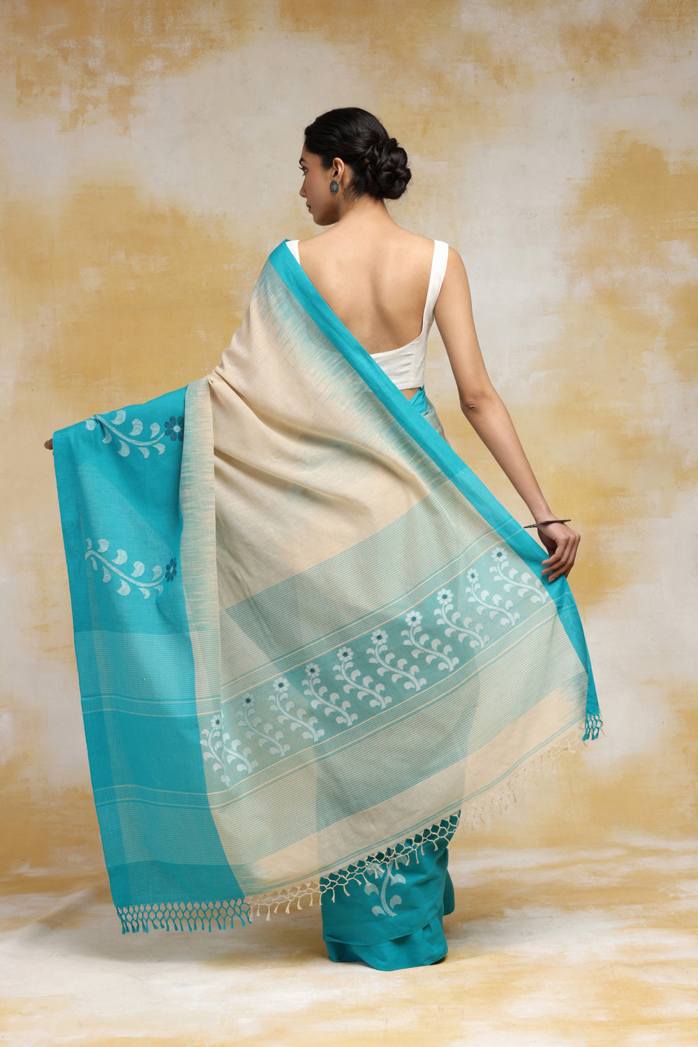 Buy Maslin sea jamdani Saree of Bangladesh Online - Uttariya