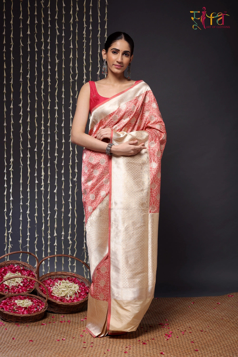 Handloom Cream And Red Pure Silk Tanchoi Banarasi Saree