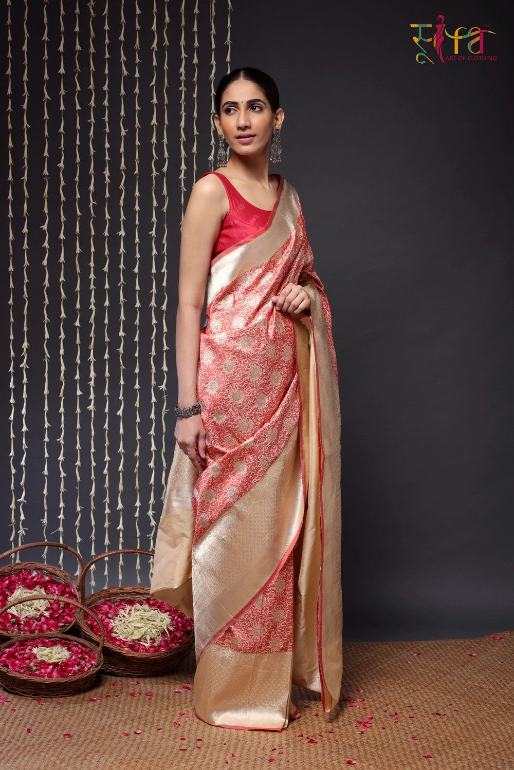 Handloom Cream And Red Pure Silk Tanchoi Banarasi Saree