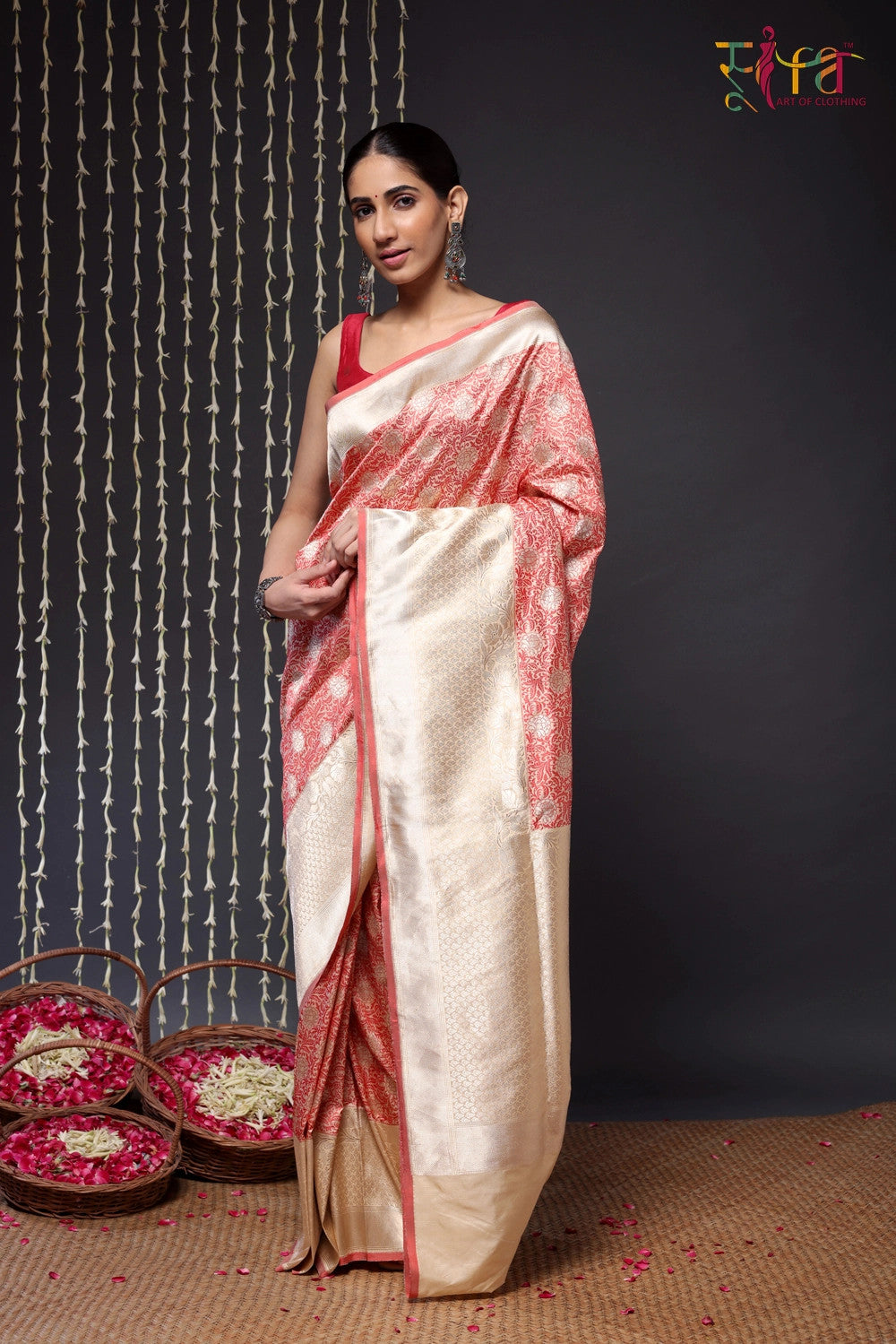 Handloom Cream And Red Pure Silk Tanchoi Banarasi Saree